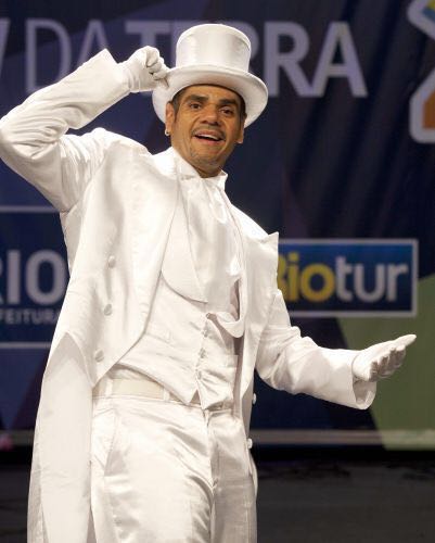 Alex de Oliveira will be the Master of Ceremonies for the Brazilian Rio-Style parade at the Brazilian Beat.